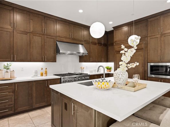 65 Glacier, Irvine CA 92602