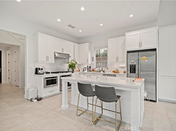 112 San Benito, Irvine CA 92618