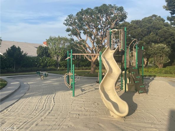 16351 Spartan Circle, Huntington Beach CA 92649