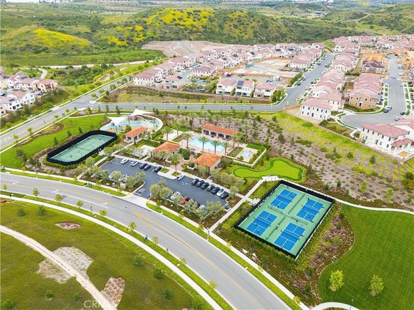 122 Mossvine, Irvine CA 92618