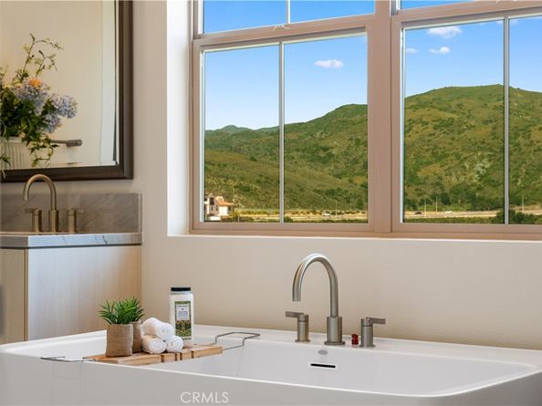 122 Mossvine, Irvine CA 92618