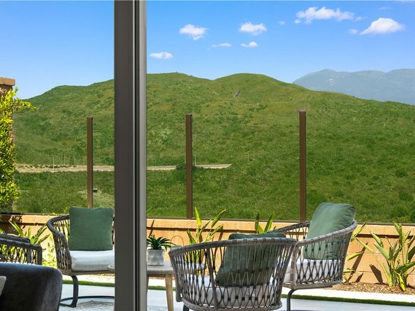 122 Mossvine, Irvine CA 92618