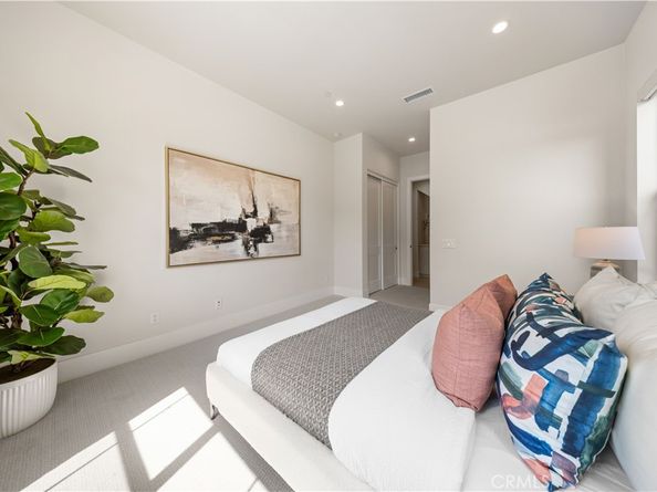 122 Mossvine, Irvine CA 92618