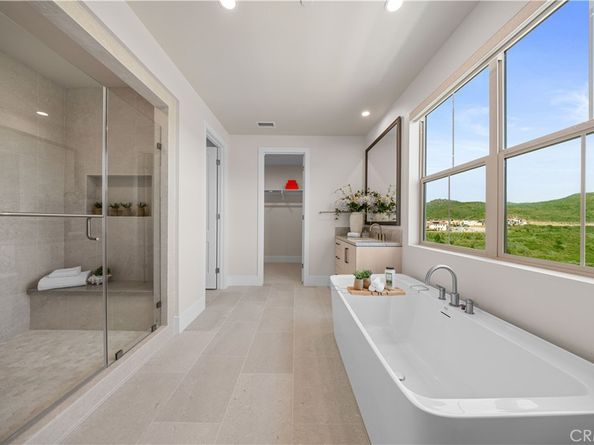 122 Mossvine, Irvine CA 92618