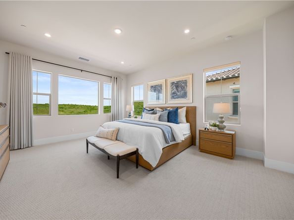 122 Mossvine, Irvine CA 92618