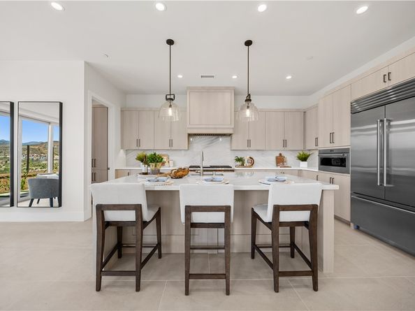 122 Mossvine, Irvine CA 92618