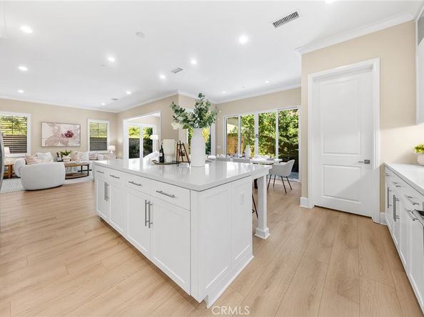 51 Thoroughbred, Irvine CA 92602