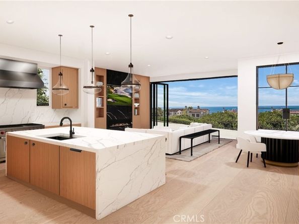 28 Surfspray Bluff, Newport Coast CA 92657