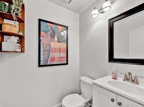 177 N Singingwood Street 22, Orange CA 92869