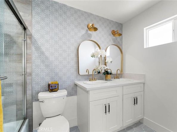 11443 11445 Saticoy Street, North Hollywood CA 91605