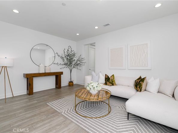 484 Chorus, Irvine CA 92618