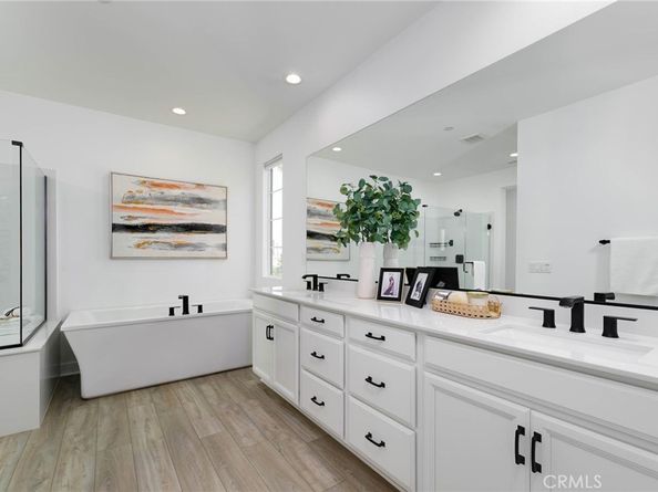 484 Chorus, Irvine CA 92618