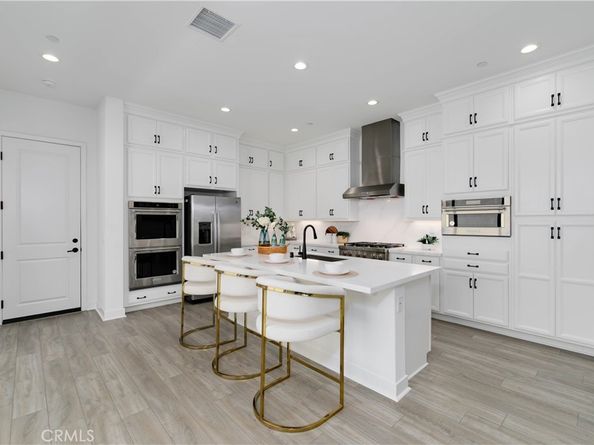 484 Chorus, Irvine CA 92618