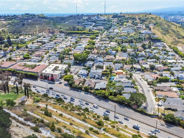 3859 Hollyview Terrace, Culver City CA 90232