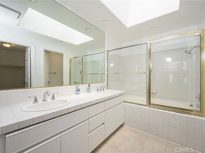 2243 Martin 419, Irvine CA 92612