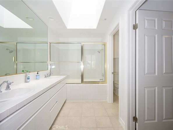 2243 Martin 419, Irvine CA 92612