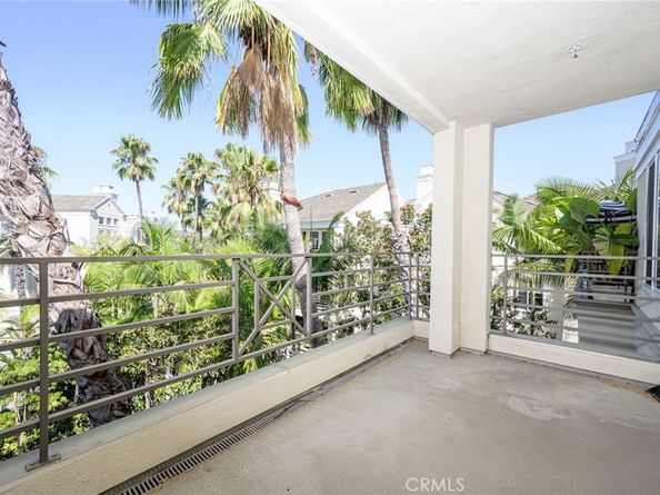 2243 Martin 419, Irvine CA 92612