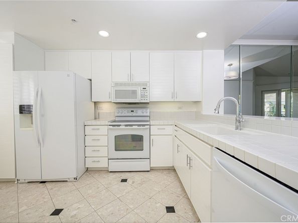 2243 Martin 419, Irvine CA 92612