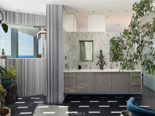 465 Panorama Drive, Laguna Beach CA 92651