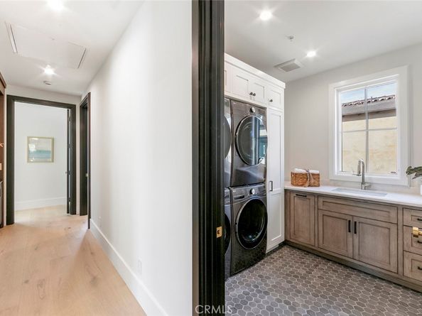 521 12th Street, Huntington Beach CA 92648