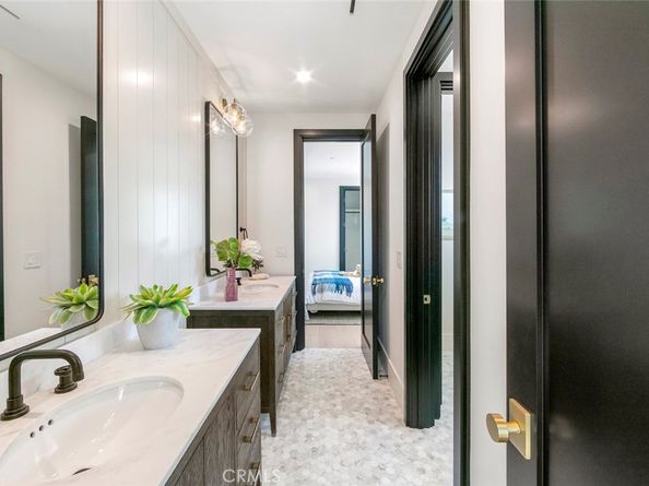 521 12th Street, Huntington Beach CA 92648