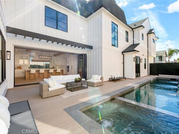 521 12th Street, Huntington Beach CA 92648