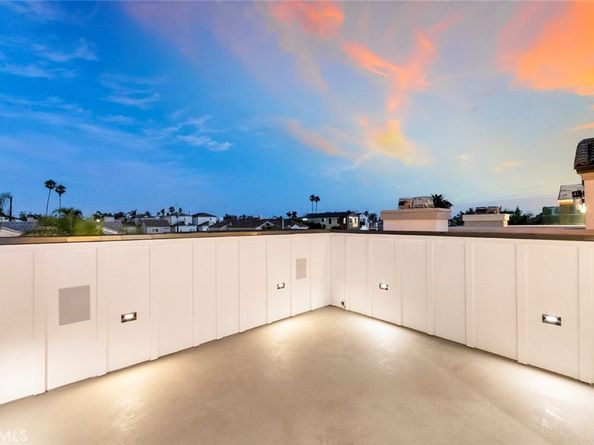 521 12th Street, Huntington Beach CA 92648