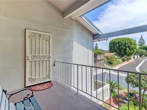 46 Calle Aragon S, Laguna Woods CA 92637