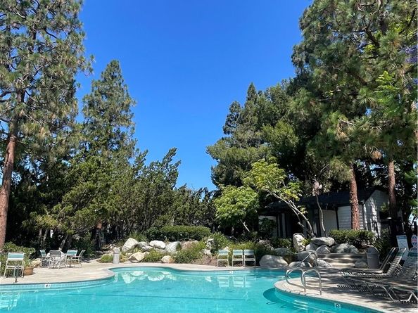 2510 W MacArthur Boulevard B, Santa Ana CA 92704