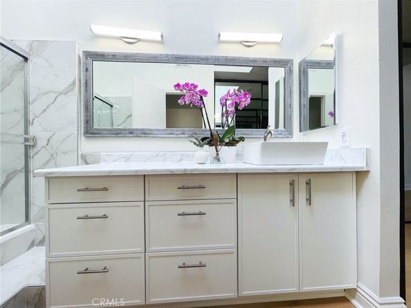 2510 W MacArthur Boulevard B, Santa Ana CA 92704