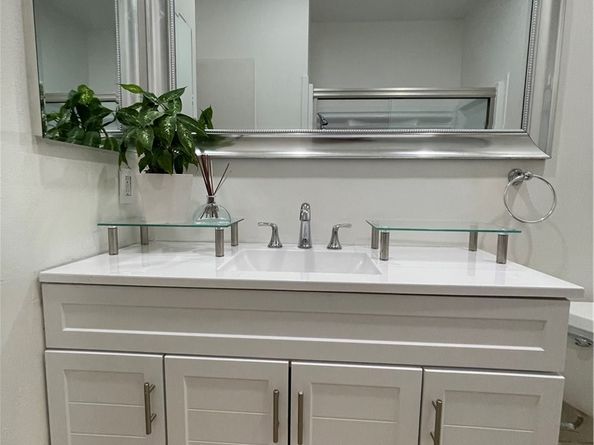 2510 W MacArthur Boulevard B, Santa Ana CA 92704