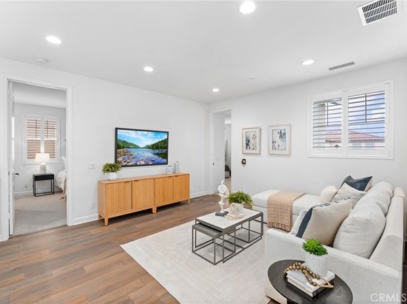 287 Barnes Road, Tustin CA 92782
