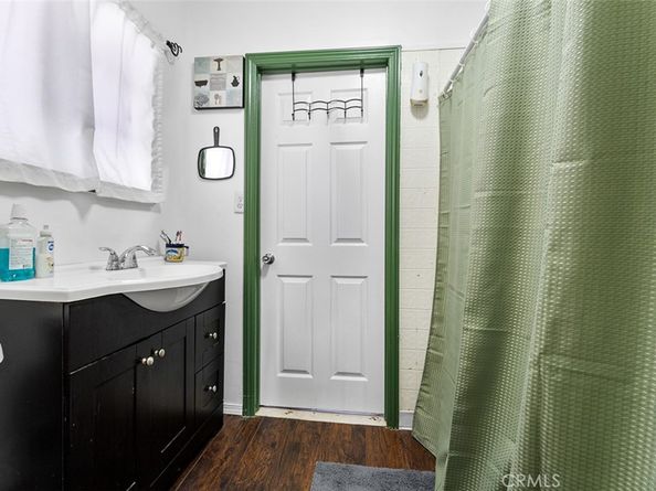 421 W 55th Street, Los Angeles CA 90037