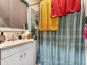 421 W 55th Street, Los Angeles CA 90037