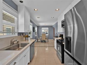 6107 Del Amo Boulevard, Lakewood CA 90713