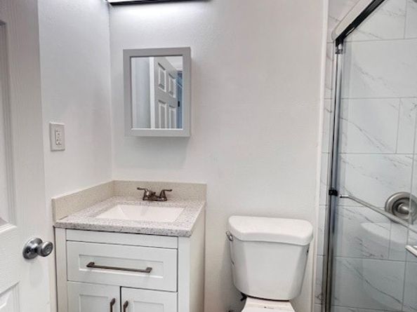 6107 Del Amo Boulevard, Lakewood CA 90713