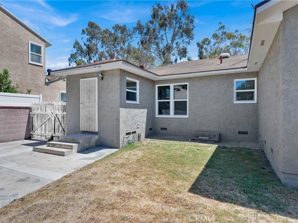 6107 Del Amo Boulevard, Lakewood CA 90713