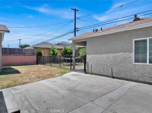 6107 Del Amo Boulevard, Lakewood CA 90713