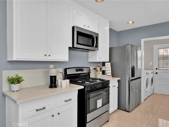 6107 Del Amo Boulevard, Lakewood CA 90713