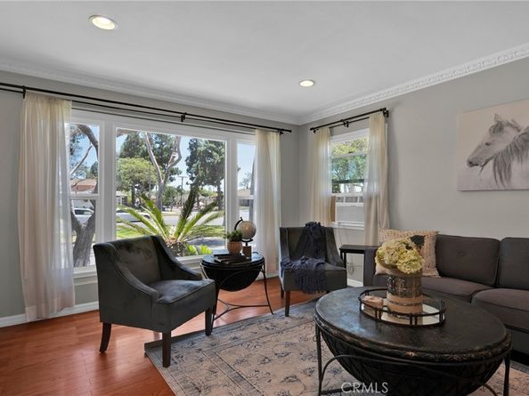 6107 Del Amo Boulevard, Lakewood CA 90713