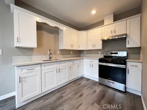 6107 Del Amo Boulevard, Lakewood CA 90713