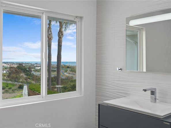 303 Calle Paisano, San Clemente CA 92673