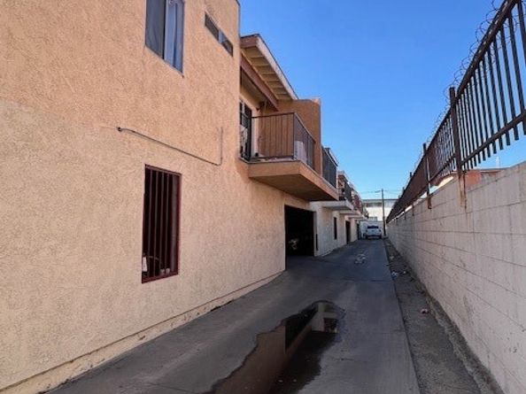 839 N Summit Avenue, Pasadena CA 91103