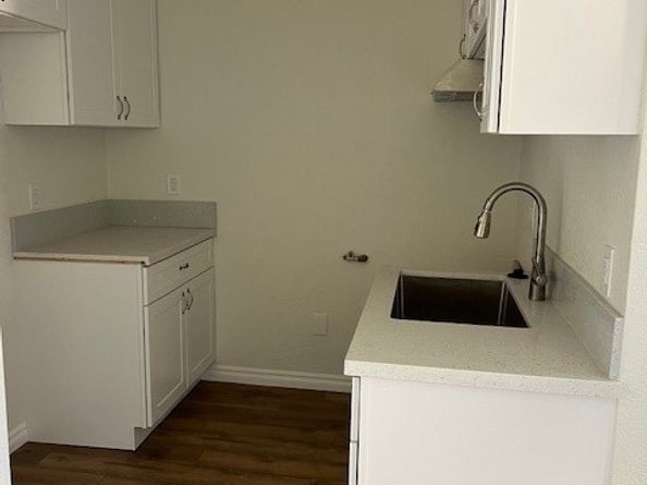 839 N Summit Avenue, Pasadena CA 91103