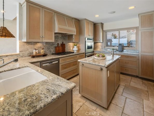 1907 Ocean Way, Laguna Beach CA 92651