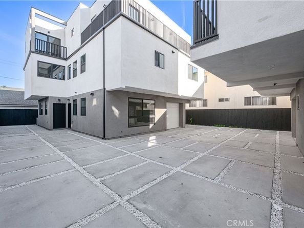 1340 N Kingsley, Los Angeles CA 90027