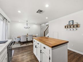 6871 Valley Circle Boulevard 2, West Hills CA 91307