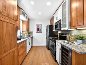 256 Juniper Ave B6, Carlsbad CA 92008