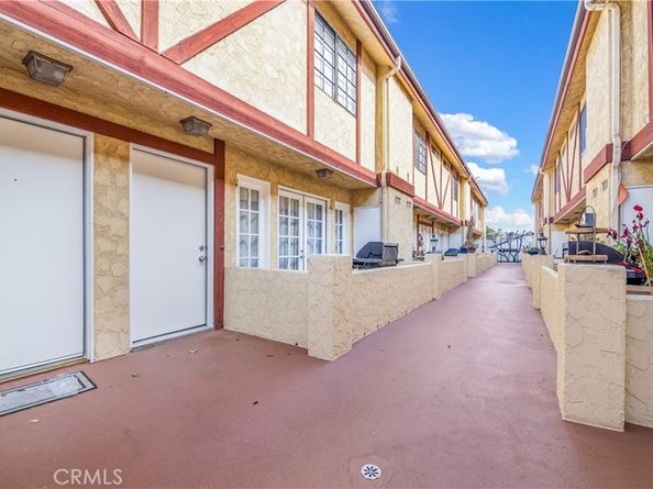 7422 Hazeltine Avenue 2, Van Nuys CA 91405