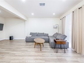 7422 Hazeltine Avenue 2, Van Nuys CA 91405